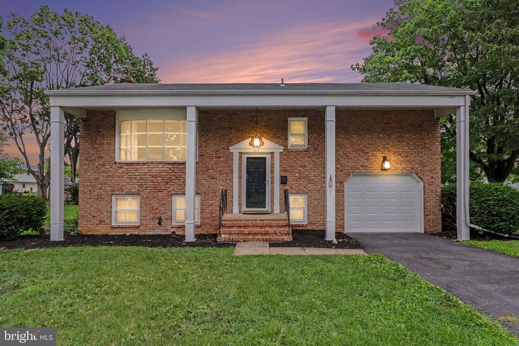 705 HENRY ST, Mechanicsburg, PA 17055