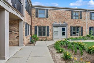 1814 Sessions Walk 1814, Hoffman Estates, IL 60169