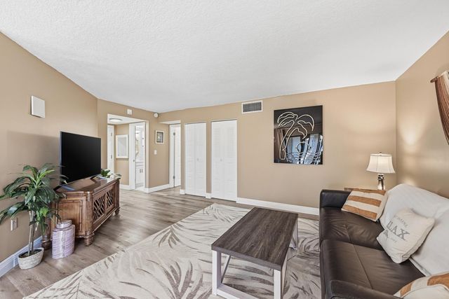 6755 W Broward Boulevard 304, Plantation, FL 33317