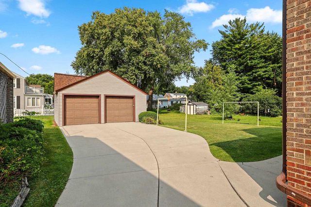 1146 DOUSMAN STREET, Green Bay, WI 54303