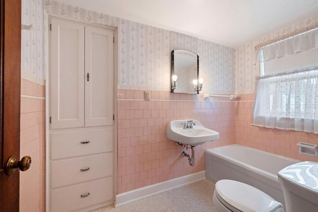 1146 DOUSMAN STREET, Green Bay, WI 54303