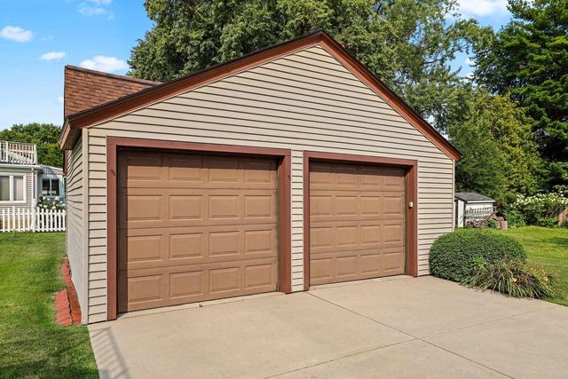1146 DOUSMAN STREET, Green Bay, WI 54303
