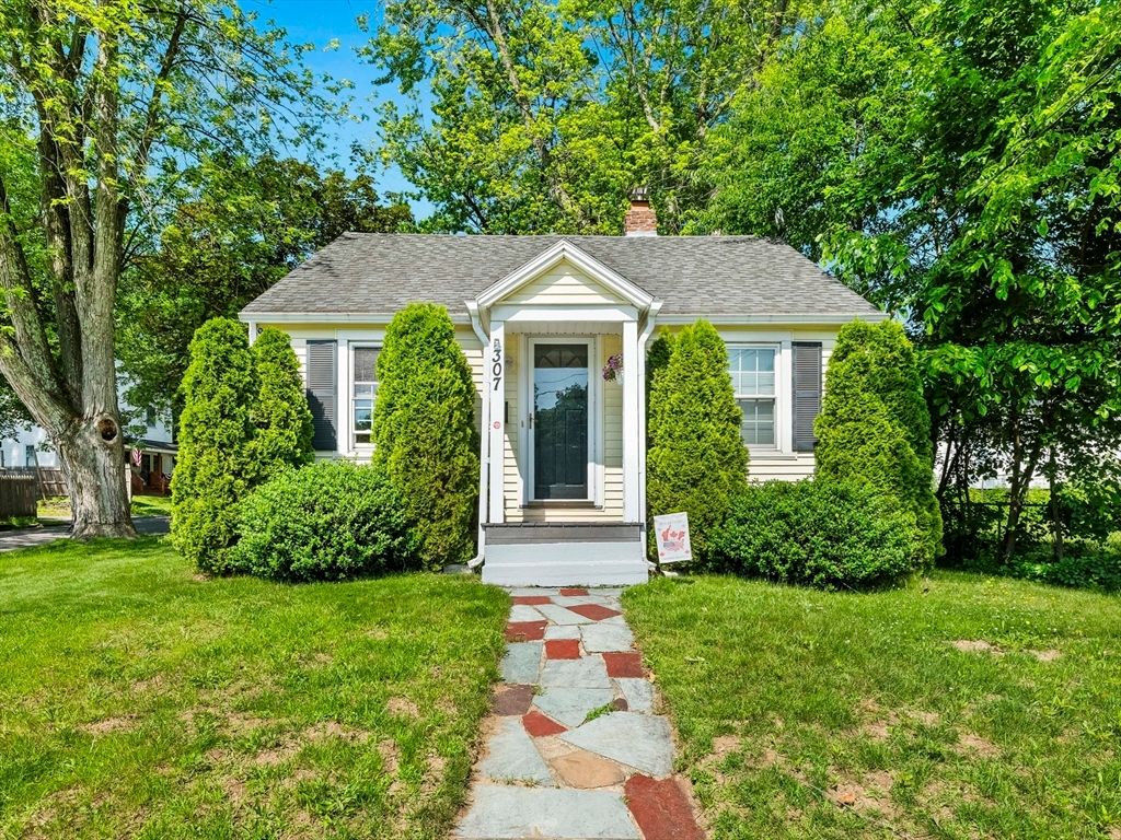 307 Boutelle St, Fitchburg, MA 01420