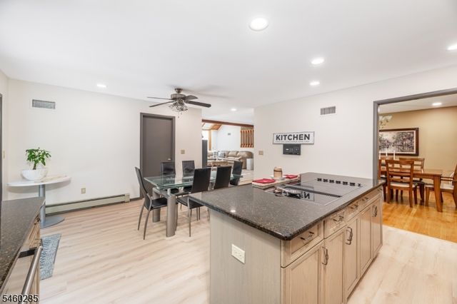 33 Radcliffe Dr, Sparta Twp., NJ 07871