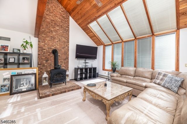 33 Radcliffe Dr, Sparta Twp., NJ 07871