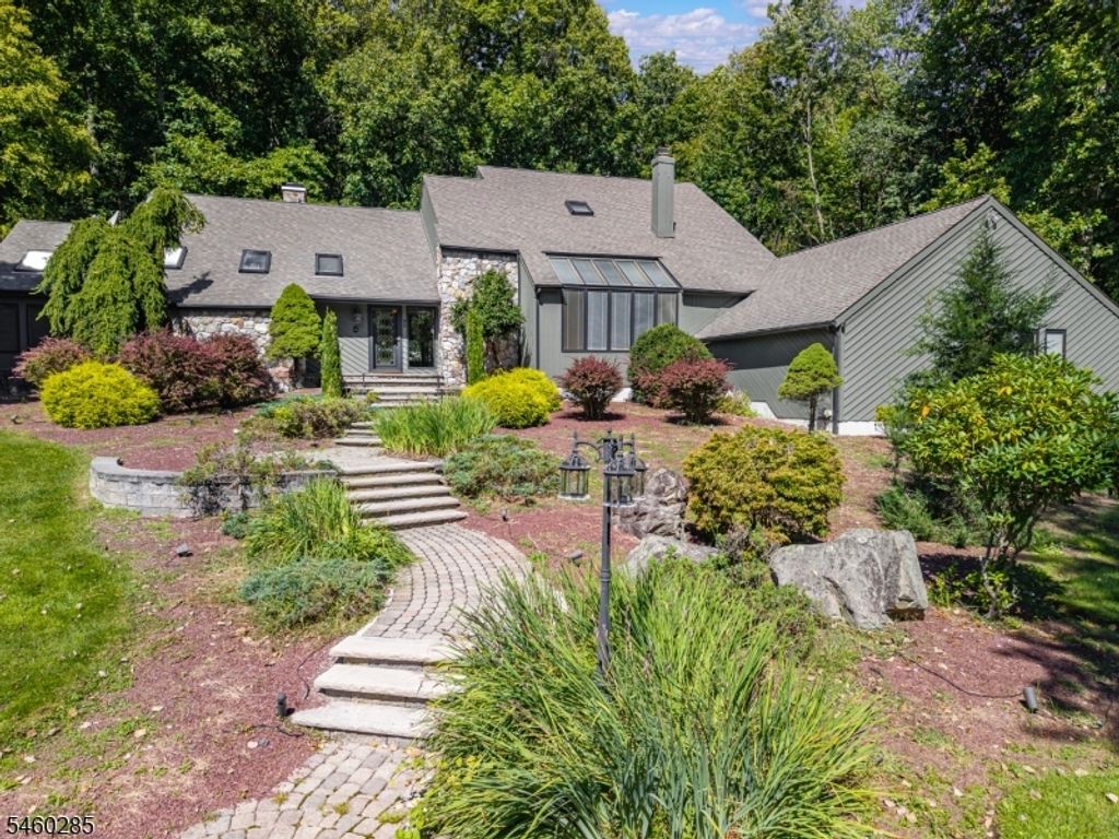 33 Radcliffe Dr, Sparta Twp., NJ 07871