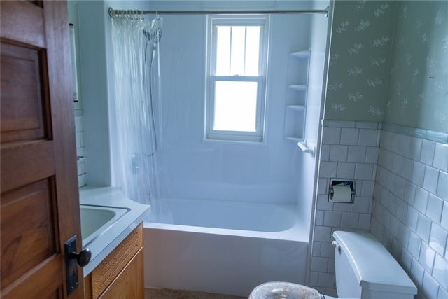 601 E 5th Street, Prairie City, IA 50228
