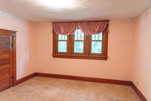 601 E 5th Street, Prairie City, IA 50228