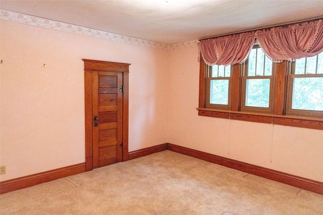 601 E 5th Street, Prairie City, IA 50228