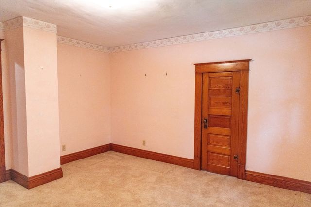 601 E 5th Street, Prairie City, IA 50228