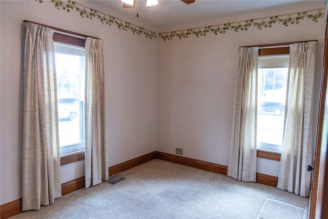 601 E 5th Street, Prairie City, IA 50228