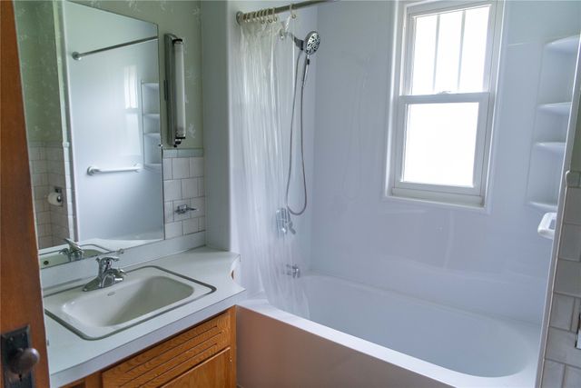 601 E 5th Street, Prairie City, IA 50228