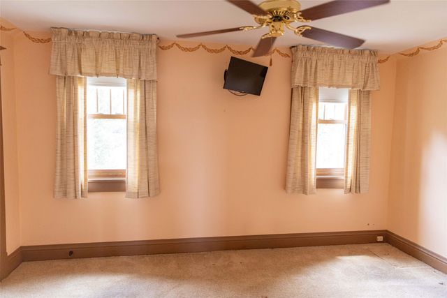 601 E 5th Street, Prairie City, IA 50228
