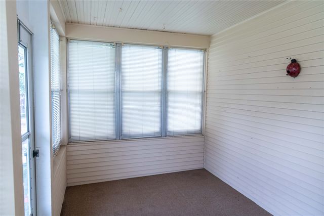 601 E 5th Street, Prairie City, IA 50228
