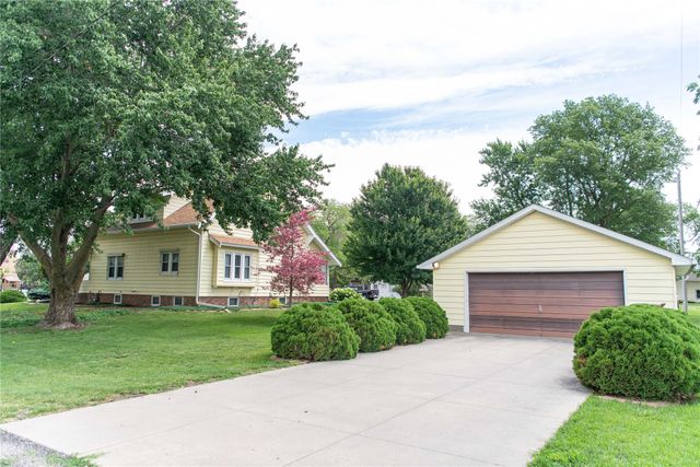 601 E 5th Street, Prairie City, IA 50228