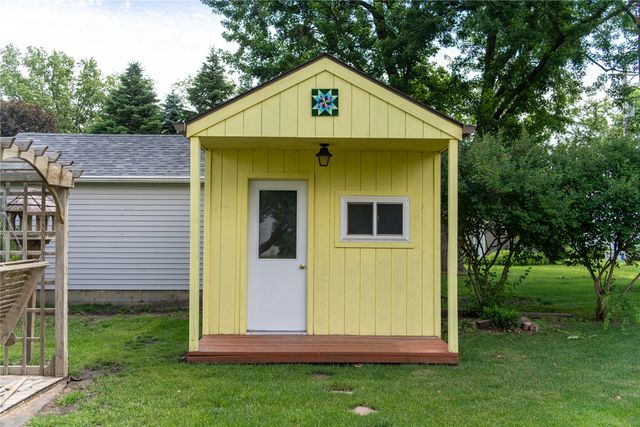 601 E 5th Street, Prairie City, IA 50228