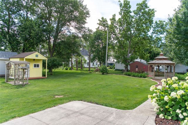 601 E 5th Street, Prairie City, IA 50228