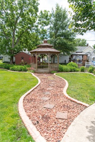 601 E 5th Street, Prairie City, IA 50228