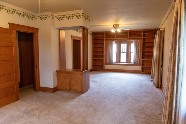 601 E 5th Street, Prairie City, IA 50228