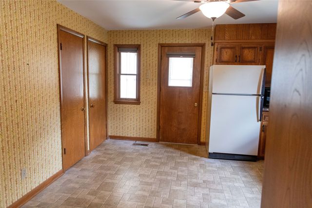 601 E 5th Street, Prairie City, IA 50228