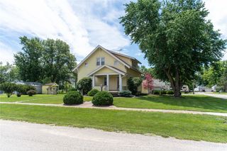 601 E 5th Street, Prairie City, IA 50228
