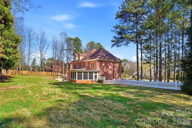 6041 Bluebird Hill Lane, Matthews, NC 28104