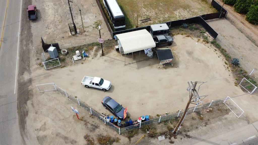 Image 3 of property listing at 2015 N Academy Avenue, Sanger, CA 93657