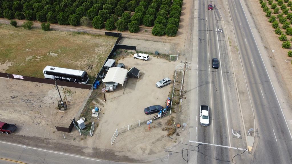 Image 5 of property listing at 2015 N Academy Avenue, Sanger, CA 93657