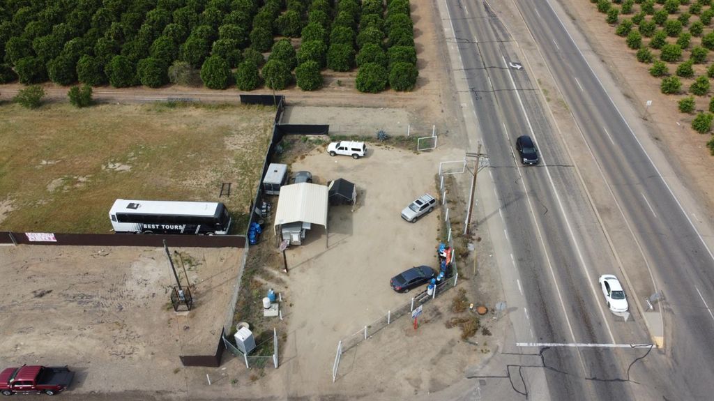 Image 6 of property listing at 2015 N Academy Avenue, Sanger, CA 93657