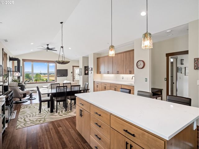 3934 COHO Cir, Forest Grove, OR 97116