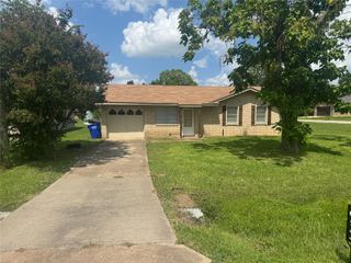 606 E Broad Street, Forney, TX 75126