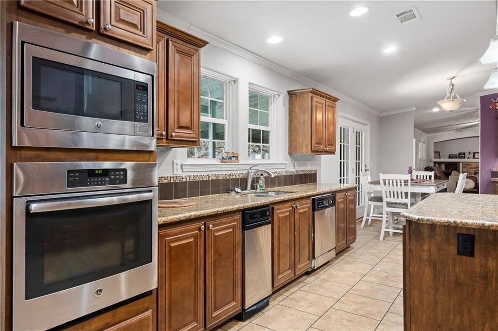 1011 N Racine St, Rockport, TX 78382 — photo 4