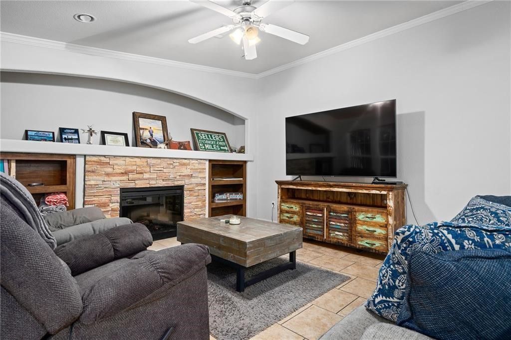 1011 N Racine St, Rockport, TX 78382 — photo 5