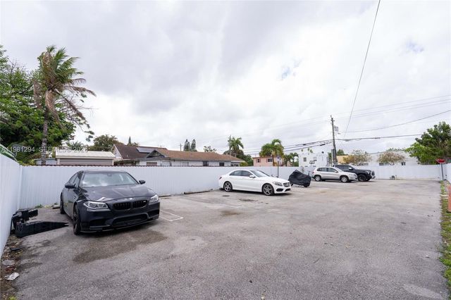 1890 NW 35th St 6, Miami, FL 33142