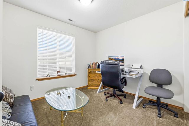 5505 Marbella, Pasco, WA 99301