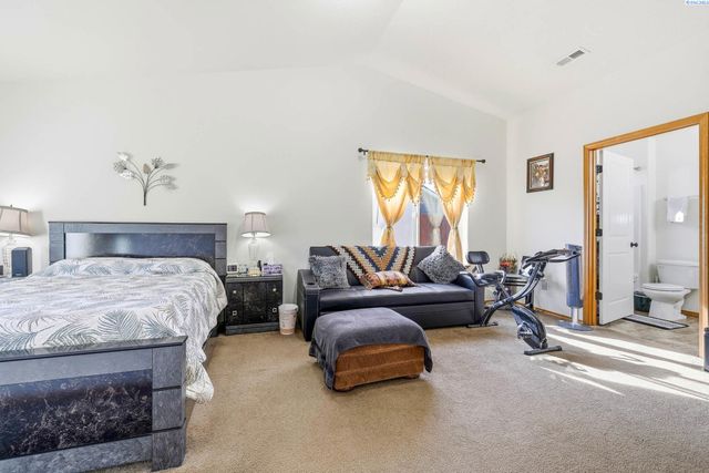 5505 Marbella, Pasco, WA 99301