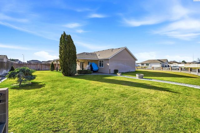 5505 Marbella, Pasco, WA 99301