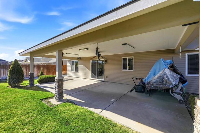 5505 Marbella, Pasco, WA 99301