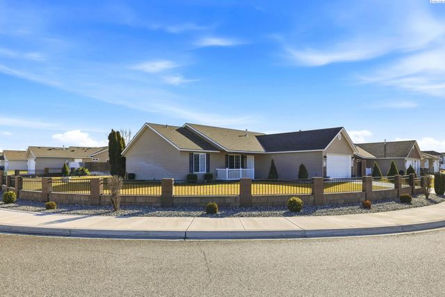 5505 Marbella, Pasco, WA 99301