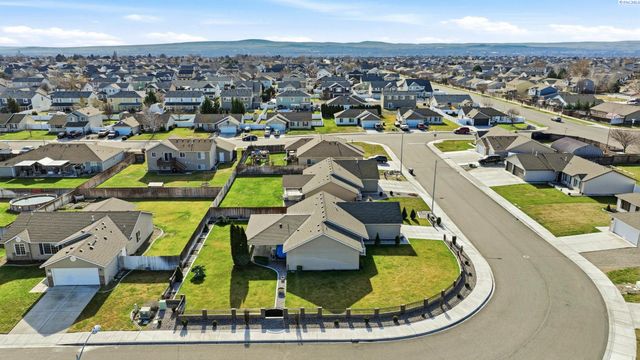 5505 Marbella, Pasco, WA 99301