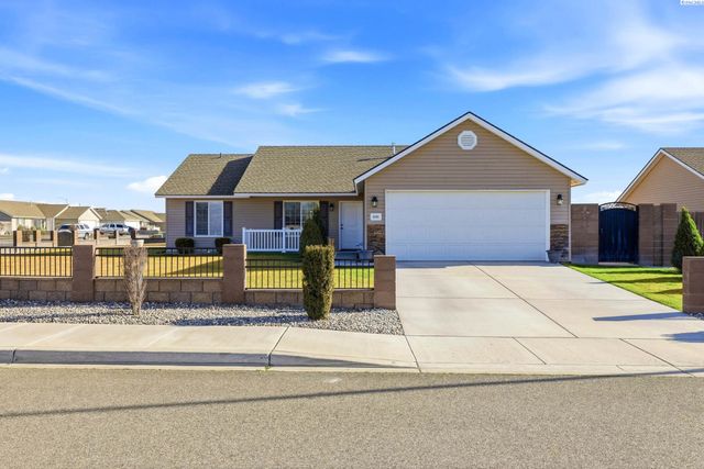 5505 Marbella, Pasco, WA 99301