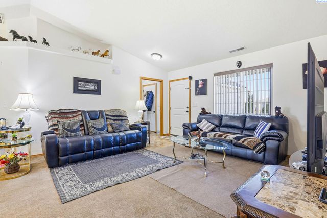 5505 Marbella, Pasco, WA 99301