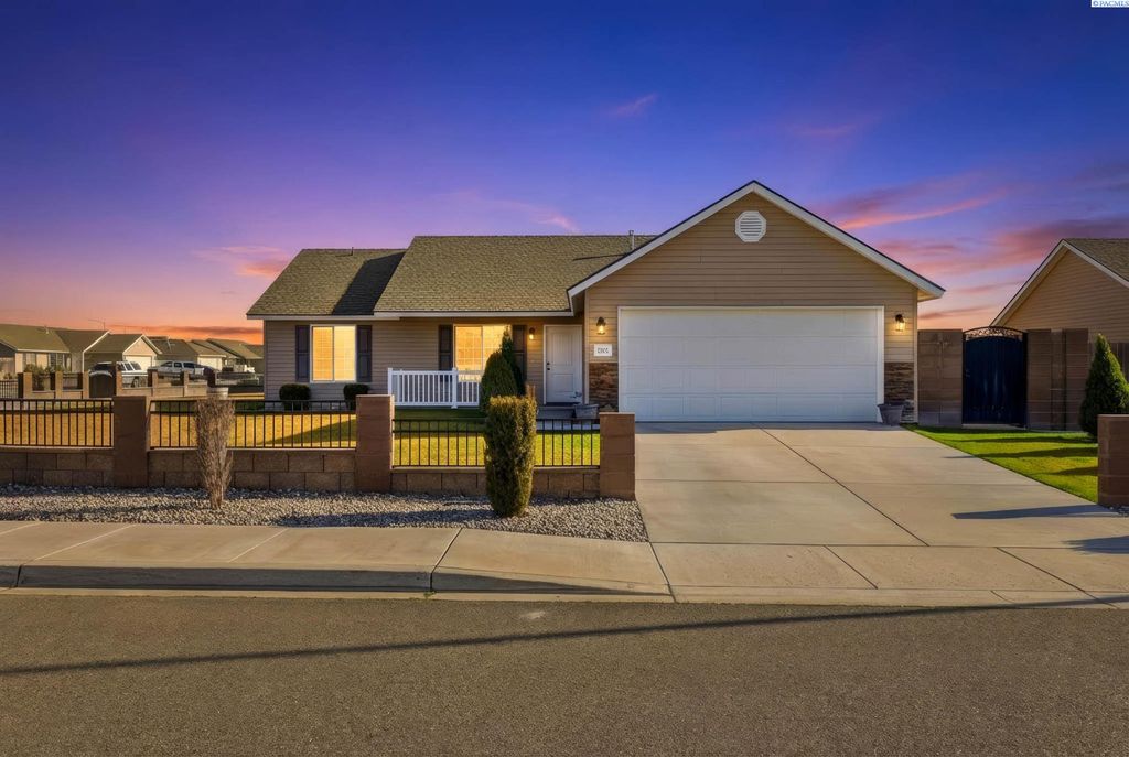 5505 Marbella, Pasco, WA 99301