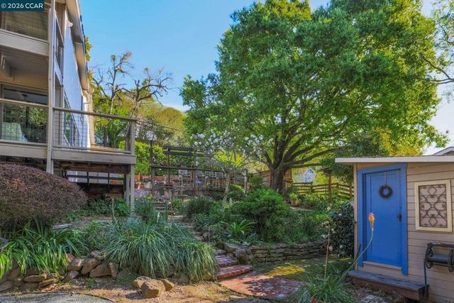 5461 Alhambra Valley Rd, Martinez, CA 94553