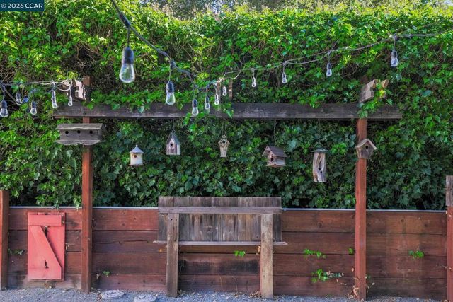 5461 Alhambra Valley Rd, Martinez, CA 94553