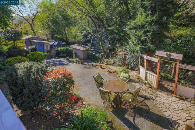 5461 Alhambra Valley Rd, Martinez, CA 94553