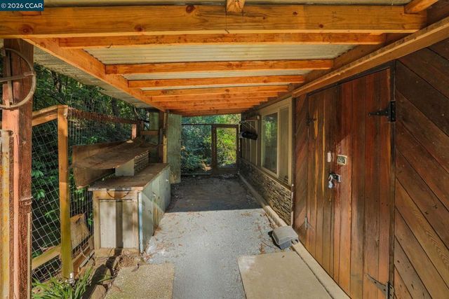 5461 Alhambra Valley Rd, Martinez, CA 94553