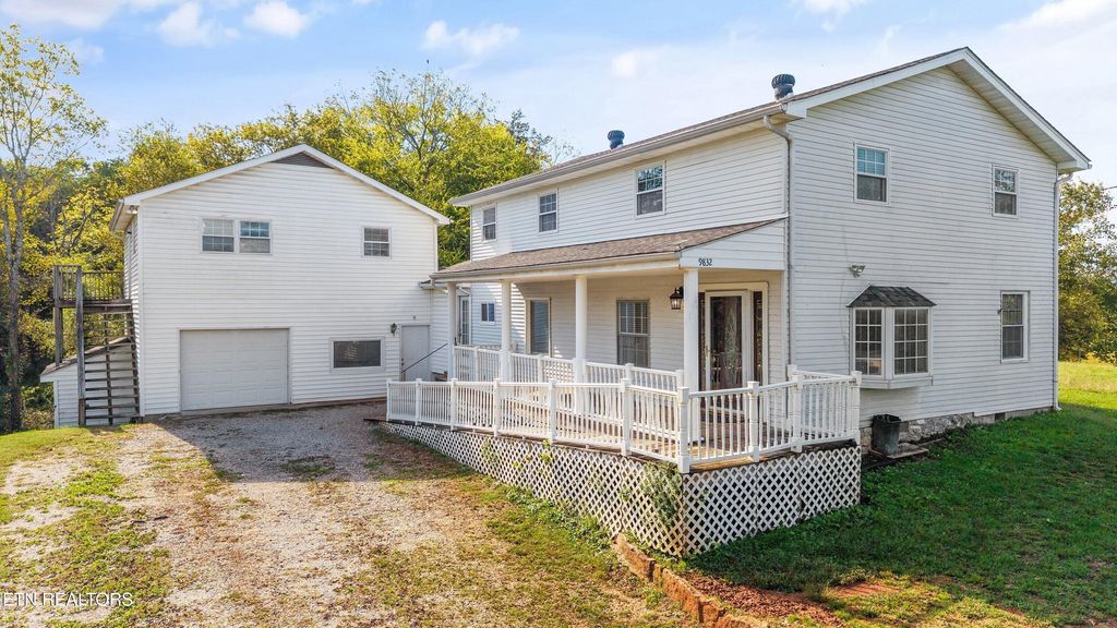 9832 Clift Rd, Strawberry Plains, TN 37871