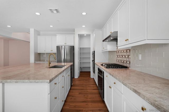 38226 Old Creek, Murrieta, CA 92563