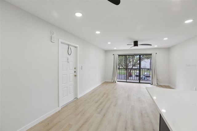 3232 LAKE PINE WAY E A2, Tarpon Springs, FL 34688